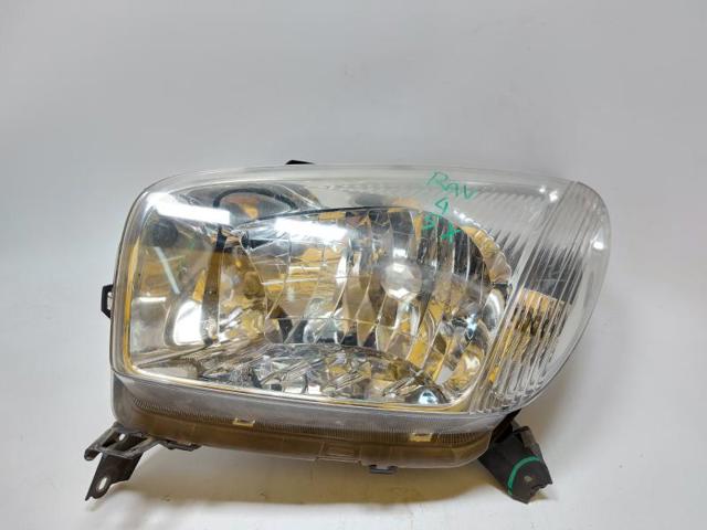 Faros delantero izquierdo 8110642270 TOYOTA