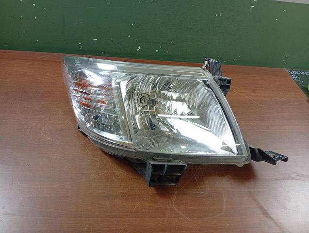 Faro derecho Toyota Hilux KUN25