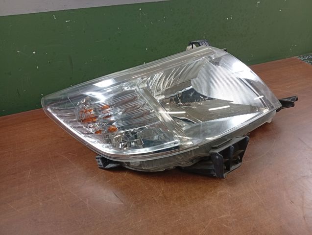 Faro derecho Toyota Hilux KUN25