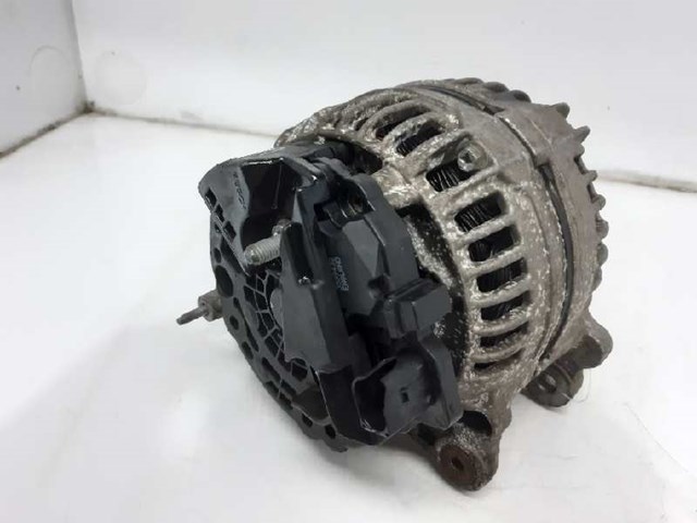 VOLVO 8111122 Alternador  en stock Terrassa