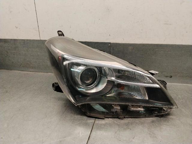 Luz derecha 811300DA30 TOYOTA