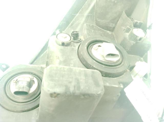 811300F010 TOYOTA Faro derecho  comprar en Oviedo