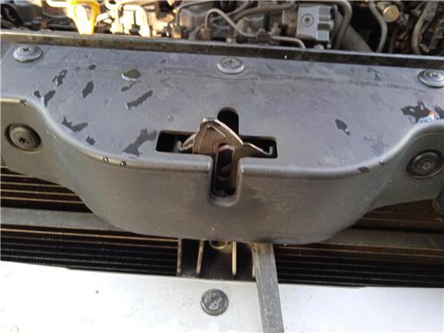 Cerradura del capó de motor Hyundai Tucson I (JM)