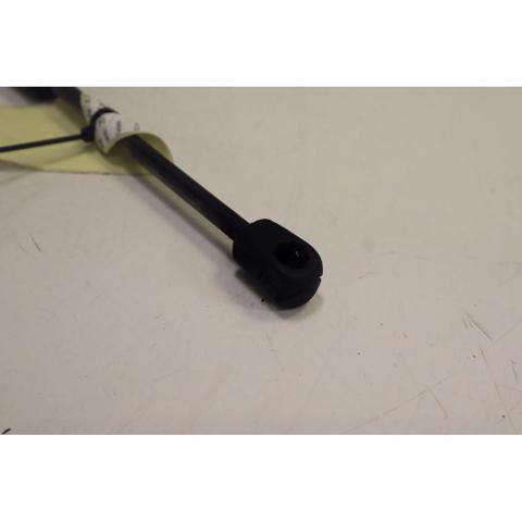 811613Z000 HYUNDAI Amortiguador de capó izquierdo  en stock Huelva