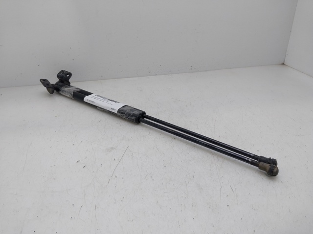 811813E011 Amortiguador de capó comprar Sevilla