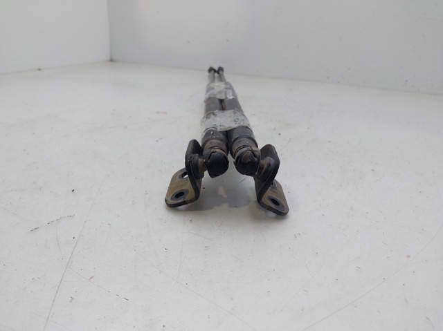 811813E011 HYUNDAI Amortiguador de capó  en stock Huelva