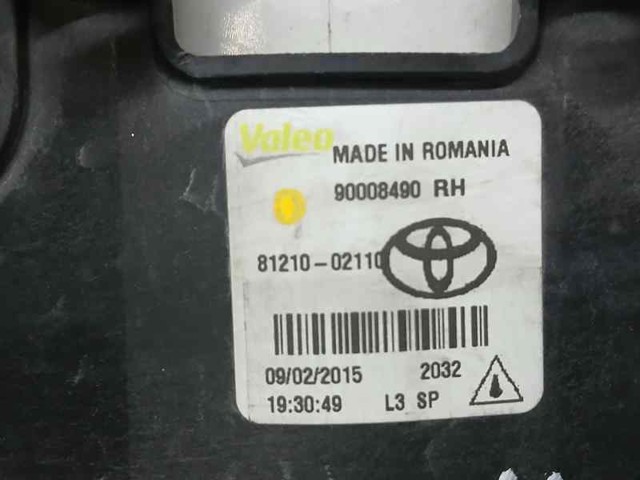 8121002110 TOYOTA Faro antiniebla derecho  comprar en Jaén