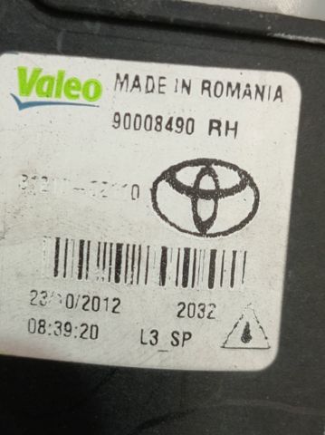 TOYOTA 8121002110 Faro antiniebla derecho  disponible España