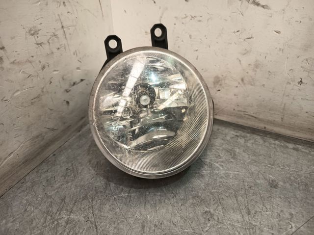 8122002110 TOYOTA Luz antiniebla izquierdo  en stock Huelva