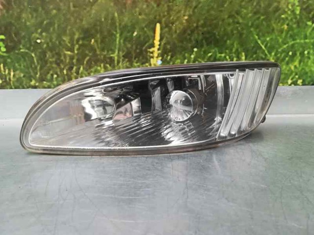 Luz antiniebla izquierdo 8122048020 Toyota/Lexus