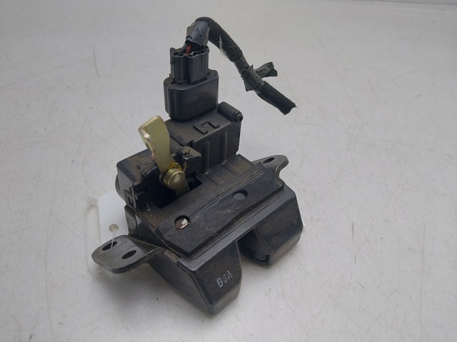 Cerradura de maletero KIA Carens  (FG)