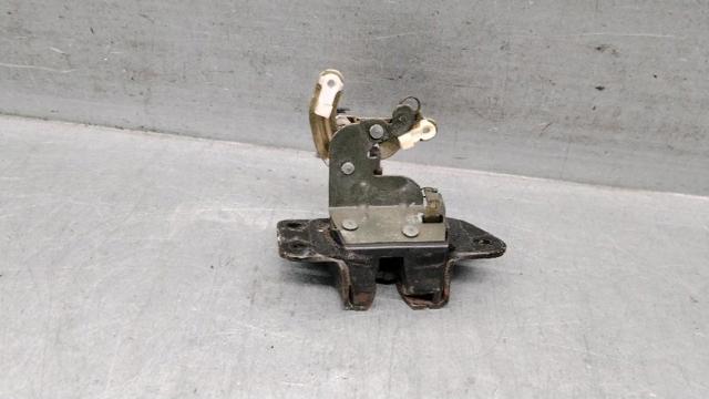 8123026000 HYUNDAI Cerradura de tapa de maletero  disponible Ourense