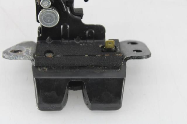 812302B000 HYUNDAI Cerradura de maletero comprar Bilbao