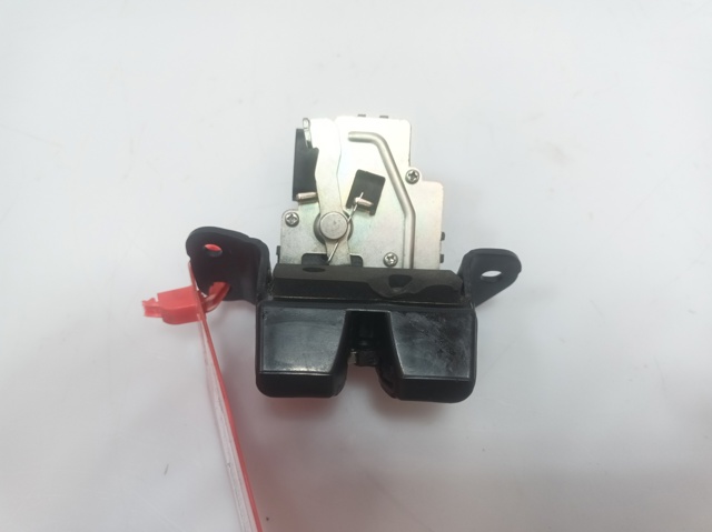 812302L000 Cerradura de tapa de maletero  disponible Utrera