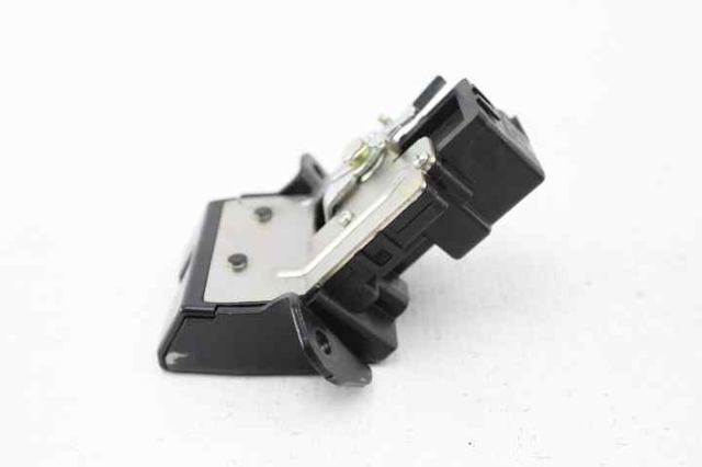 81230A6000 HYUNDAI Cerradura de tapa de maletero  disponible Ourense