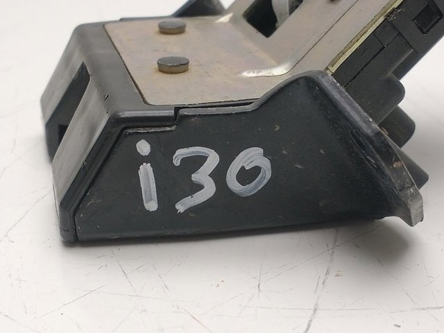 81230A6000 Cerradura de maletero comprar Sevilla