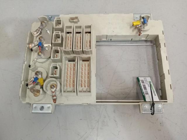 Caja de relés y fusibles 81254446074 MAN