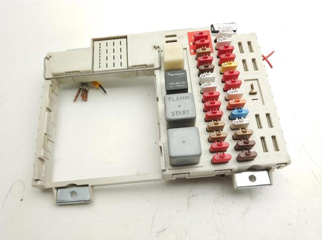 Caja fusibles 81254446074 MAN