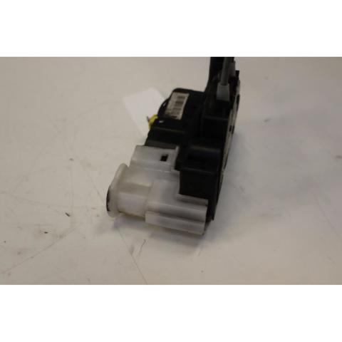 813101J020 Cerradura de puerta delantera izquierda  comprar en Pontevedra
