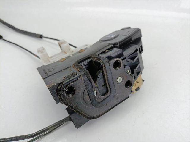 813102B020 Cerradura de puerta delantera izquierda  comprar en Reus