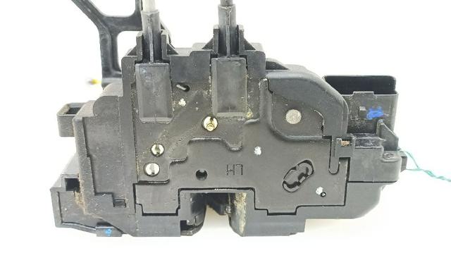 813102B020 Cerradura de puerta delantera izquierda  disponible Málaga