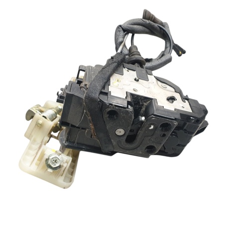 813102B020 Cerradura de puerta delantera izquierda  disponible Málaga