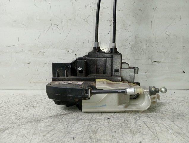 HYUNDAI 813102L020 Cerradura  en stock Terrassa