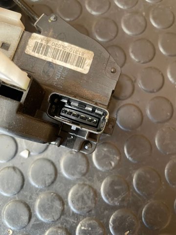 813102L020 Cerradura de puerta delantera izquierda  comprar en Reus