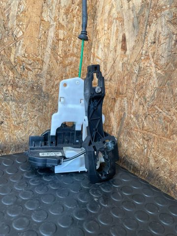 813102L020 HYUNDAI Cerradura de puerta delantera izquierda  comprar en Lleida