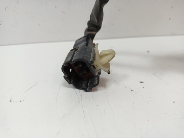 813103E010 Cerradura de puerta delantera izquierda  disponible Burgos