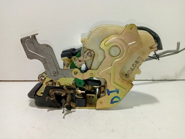 813103E010 Cerradura de puerta delantera izquierda  comprar en Reus