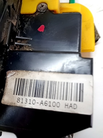 81310A6100 Cerradura de puerta delantera izquierda  disponible Utrera