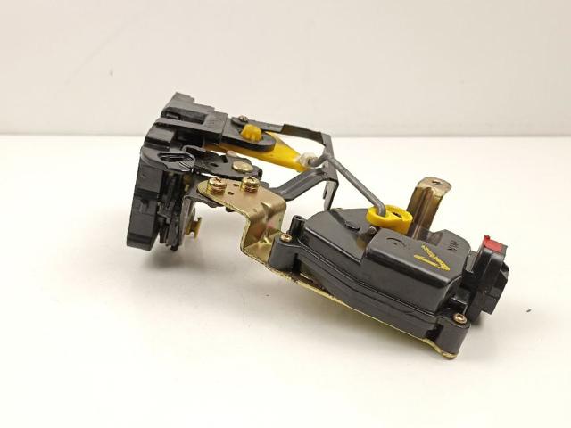 Cerradura de puerta delantera izquierda KIA Rio 2 JB