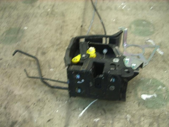 Cerradura de puerta delantera izquierda KIA Rio 2 JB