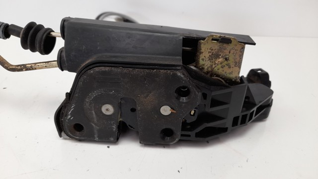 813201F010 HYUNDAI Cerradura de puerta delantera derecha  en stock Gandía