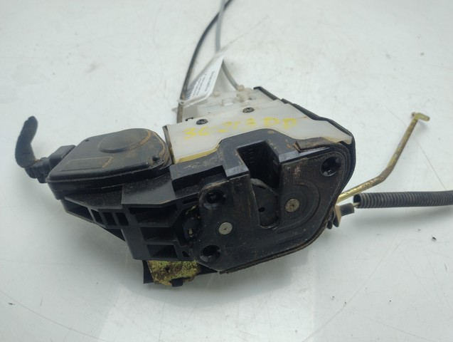 813201F010 HYUNDAI Cerradura de puerta delantera derecha  disponible Alicante