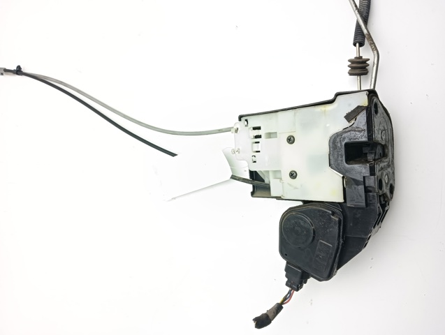 813201F010 HYUNDAI Cerradura de puerta delantera derecha  en stock Córdoba