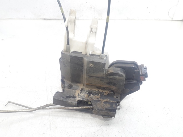 Cerradura de puerta delantera derecha 8132026021 Hyundai/Kia