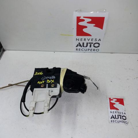 HYUNDAI 8132026021 Cerradura de puerta delantera derecha  disponible España
