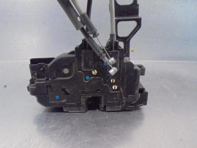 813202B030 Cerradura de puerta delantera derecha  comprar en Pontevedra