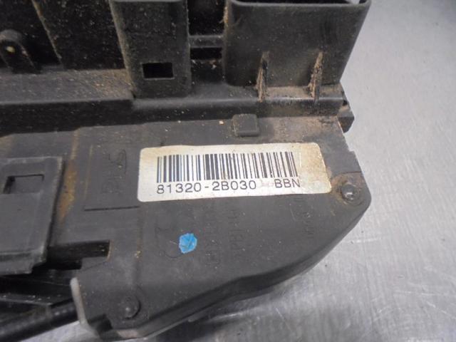 813202B030 HYUNDAI Cerradura de puerta delantera derecha  comprar en Oviedo
