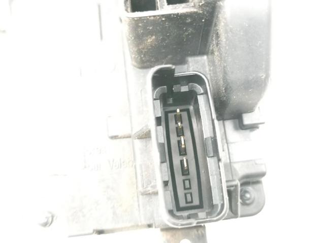 813202B030 HYUNDAI Cerradura de puerta delantera derecha  disponible Ourense