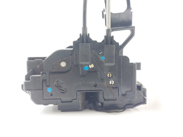 813202B030 Cerradura de puerta delantera derecha  disponible Málaga