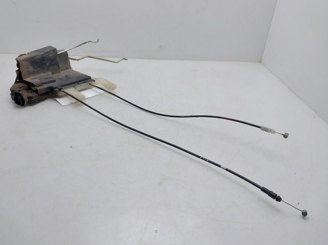 HYUNDAI 813202E000 Cerradura de puerta delantera derecha  en stock Salamanca
