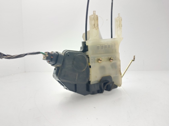 813202E000 Cerradura de puerta delantera derecha  comprar en Zaragoza