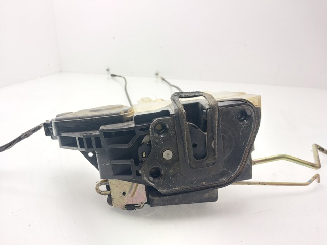 813202E000 Cerradura de puerta delantera derecha comprar Sevilla