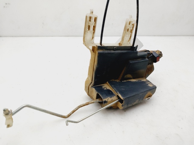 813202E000 Cerradura de puerta delantera derecha comprar Girona