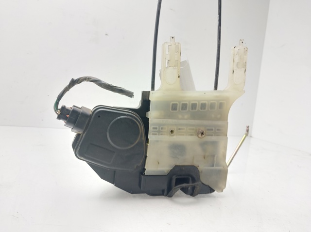 813202E000 Cerradura de puerta delantera derecha  comprar en Zaragoza