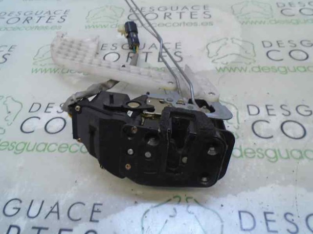 Cerradura de puerta delantera derecha 813202F010 Hyundai/Kia