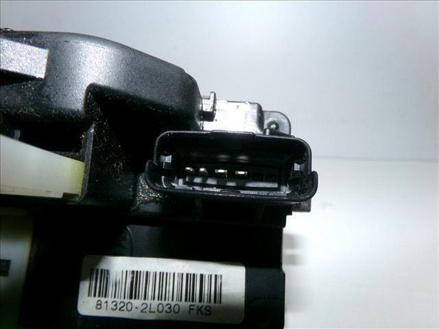 813202L030 Cerradura de puerta delantera derecha  en stock Sabadell